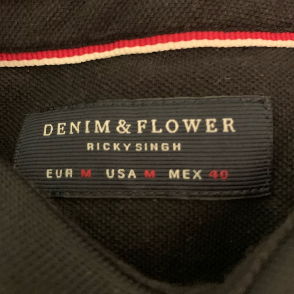 Button down - Picture 2 of 2